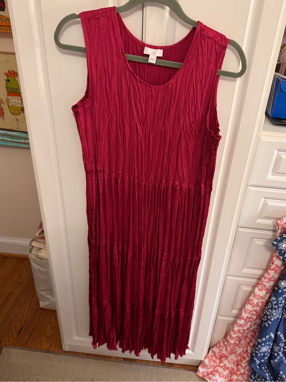 Jjill size small crinkle dress, like new. Fuschia